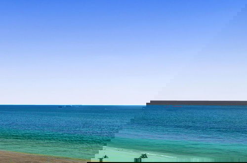 Foto 39 - Stunning Beachfront Luxury- Your Perfect Getaway!
