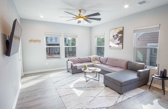 Lovely Charming 4BR 2 5BA Near Downtown s Prime - Photo 5