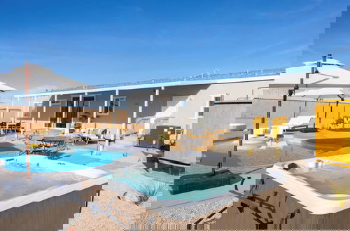 Foto 42 - Pool, Spa, Pickleball & Piano Near Pioneertown Harmony House by Avantstay