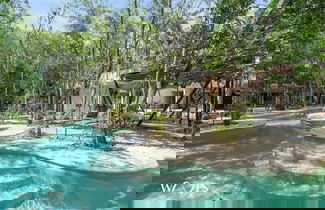 Foto 1 - Spacious Loft w Garden View Pool Jacuzzi GYM