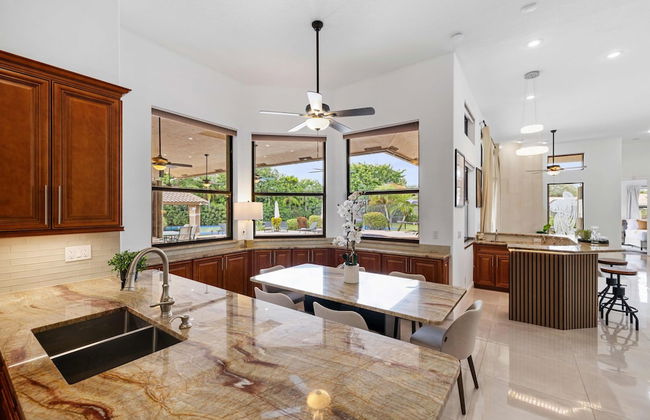 Grand 6BR Plantation Estate w/ Tennis & Pool - Foto 25