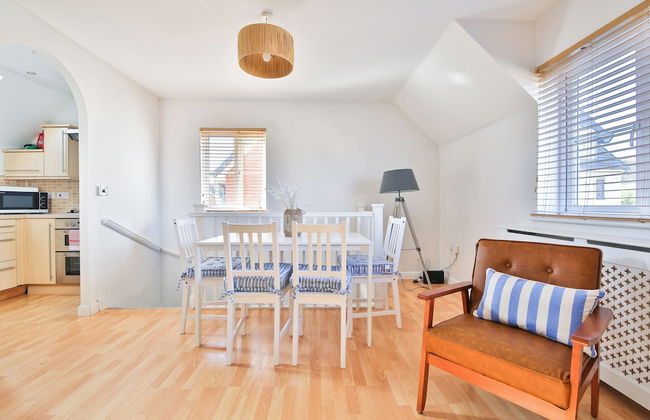 2 Bed House Near Beach with Free Parking - Foto 26