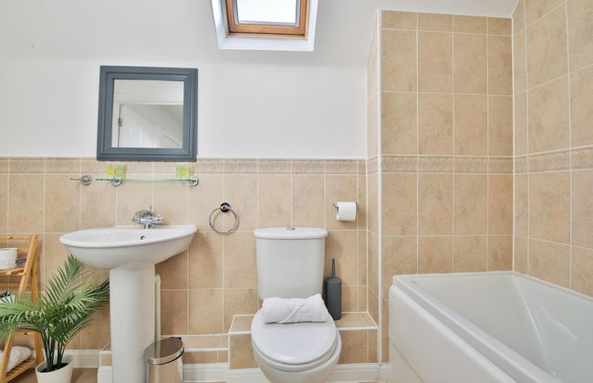 2 Bed House Near Beach with Free Parking - Foto 27