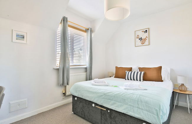 2 Bed House Near Beach with Free Parking - Foto 3
