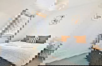 Photo 3 - 2 Bed House Near Beach with Free Parking