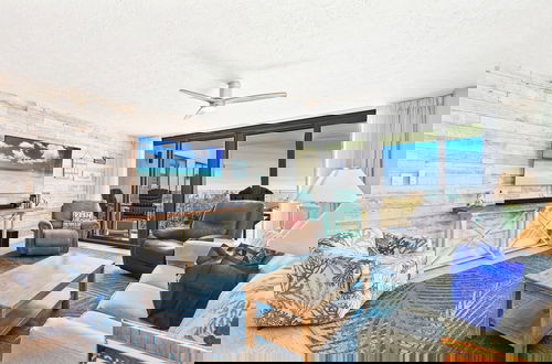 Foto 14 - Steps to Paradise: Ground-floor 2br/2ba Beachfront Condo, Sleeps 8, Gulf Views!