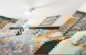 Foto 2 - Steps to Paradise: Ground-floor 2br/2ba Beachfront Condo, Sleeps 8, Gulf Views!