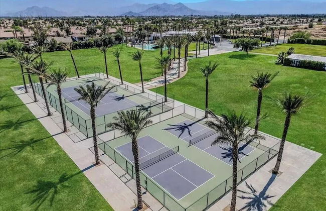 The Bravo Beach Club Tennis, Beach, Basketball, Golf Ultra-luxe Compound by Avantstay - Foto 1