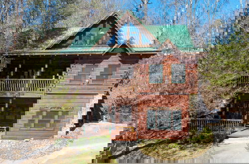 Foto 45 - Hottub, Game Room, Forest Views, Near Gatlinburg Four Bears Lodge by Avantstay