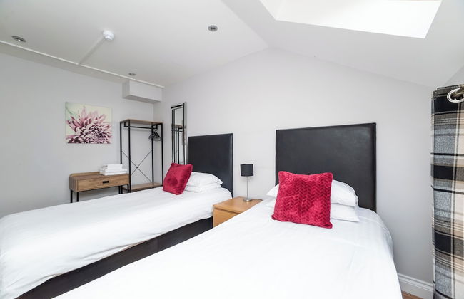 1 Bedroom Twin Apartment - Photo 3