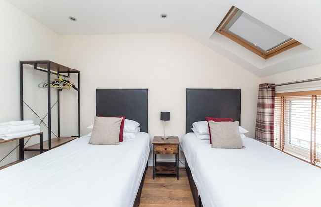 1 Bedroom Twin Apartment - Photo 1