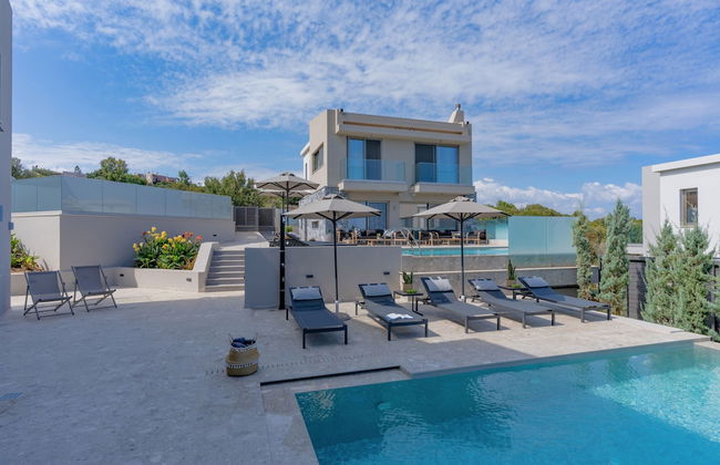 Skyfall Villas - With 12 Bedrooms - Photo 6