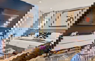 Foto 3 - Stunning Beachfront Condo - Sea Views