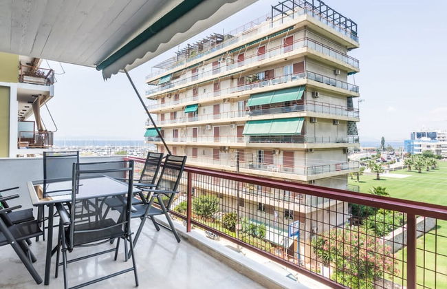 Spacious and Sunlit Seaside Flat - Photo 38