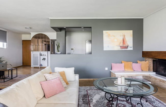 Spacious and Sunlit Seaside Flat - Photo 40