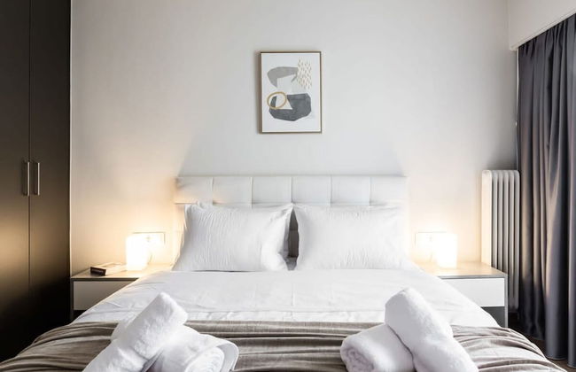 Spacious and Sunlit Seaside Flat - Photo 53