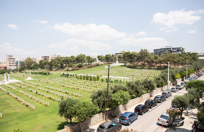 Spacious and Sunlit Seaside Flat - Photo 26