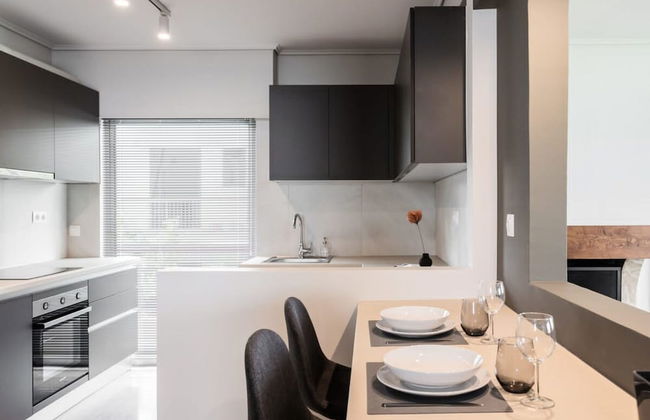 Spacious and Sunlit Seaside Flat - Photo 29