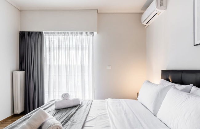 Spacious and Sunlit Seaside Flat - Photo 47