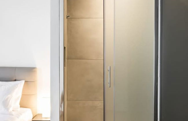 Spacious and Sunlit Seaside Flat - Photo 22