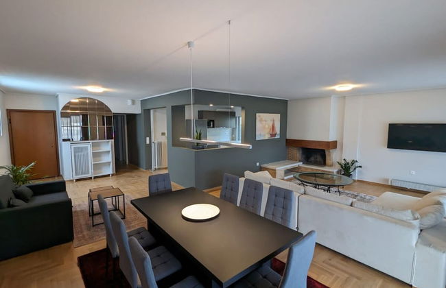 Spacious and Sunlit Seaside Flat - Photo 41