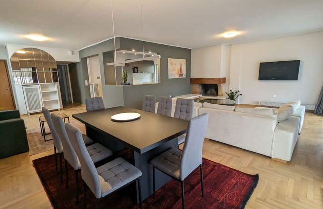 Spacious and Sunlit Seaside Flat - Photo 36