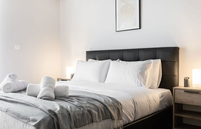 Spacious and Sunlit Seaside Flat - Photo 19