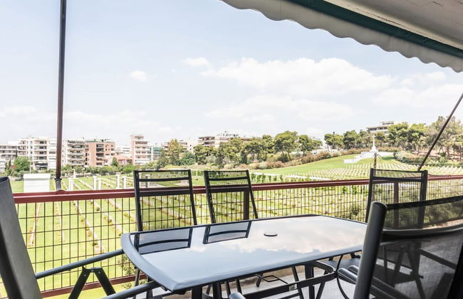 Spacious and Sunlit Seaside Flat - Photo 32