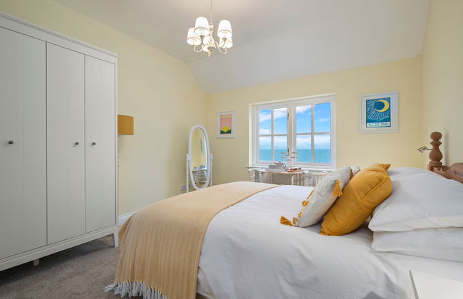5 Sunny Cove - Direct Beach Access Sea Views - Photo 19
