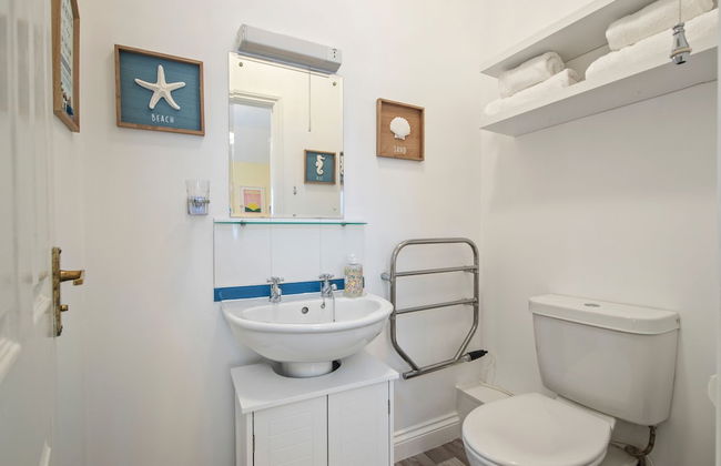 5 Sunny Cove - Direct Beach Access Sea Views - Photo 23