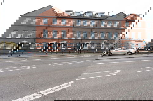 Foto 11 - Modern 2-bed Home - Sleeps 6 & Free Parking