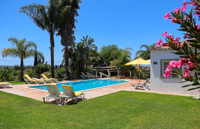 Idyllic Farm House With Huge Garden for 14pax - Foto 3