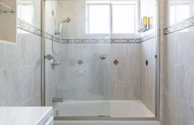 Charming Spacious Home - Modern Comforts, Prime Location - Photo 39
