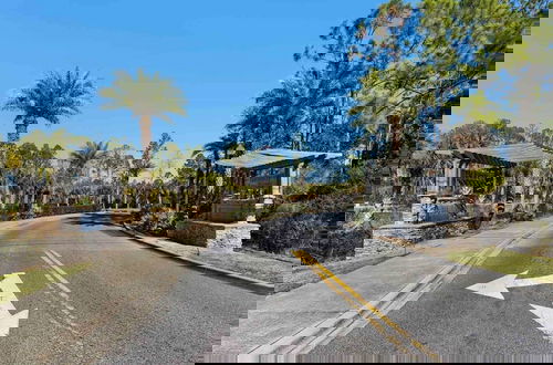 Foto 33 - Modern 3-bedroom Townhouse Minutes From the Beach!