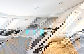Foto 1 - Modern City Apartment - Sleeps 4 & Walk to Arena