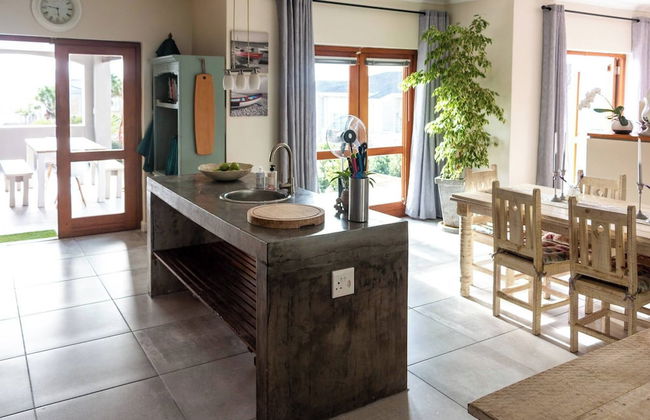 Serene Langebaan Getaway With Garden Views - Foto 18
