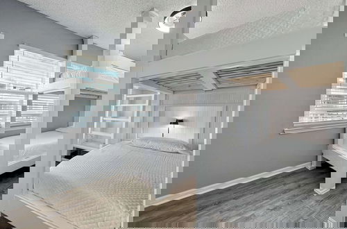 Foto 5 - The Perfect Spot Condo for 8!