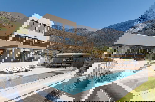 Foto 1 - Luxurious Villa Dias With Tennis Court by Estia