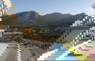 Foto 2 - Luxurious Villa Dias With Tennis Court by Estia