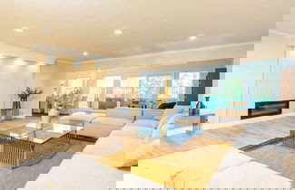 Foto 2 - Luxury Pool Home in Glendora Foothills Retreat