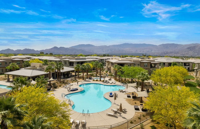 A Luxurious Oasis Experience in Desert Palm - Foto 5