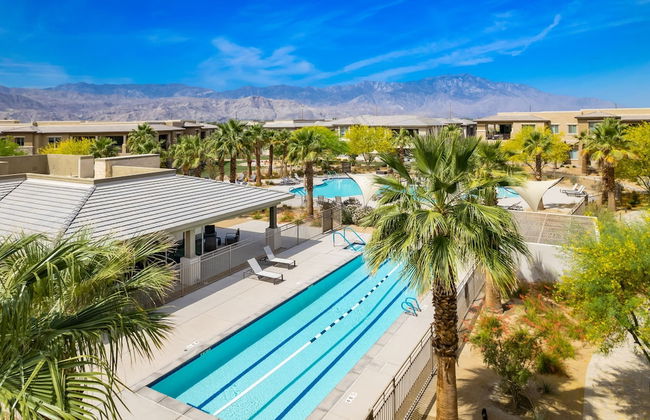 A Luxurious Oasis Experience in Desert Palm - Foto 12