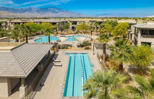 A Luxurious Oasis Experience in Desert Palm - Foto 11