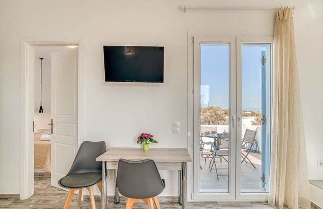Seaside Splendor - Apollo s Poolside Retreat - Photo 9