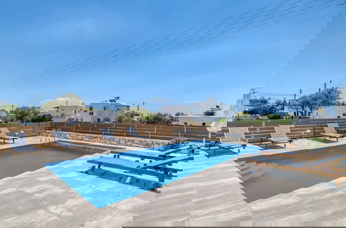 Foto 3 - Seaside Splendor - Apollo s Poolside Retreat