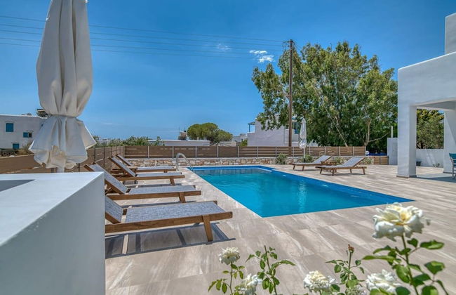 Seaside Splendor - Apollo s Poolside Retreat - Photo 1