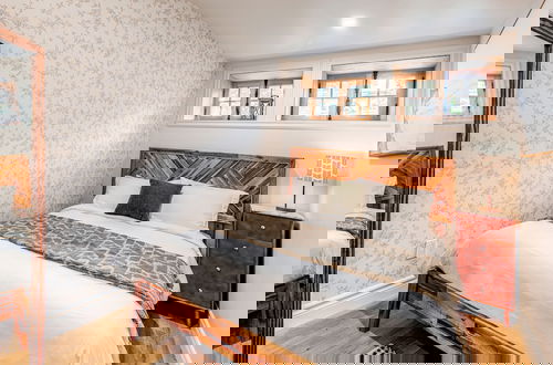 Foto 5 - Majestic 3-Bedroom Designer Apartment