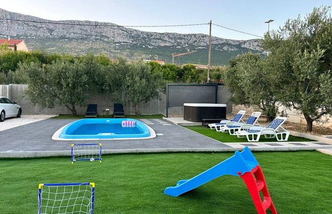 Bright and Tranquil Holiday Home With Pool - Foto 18