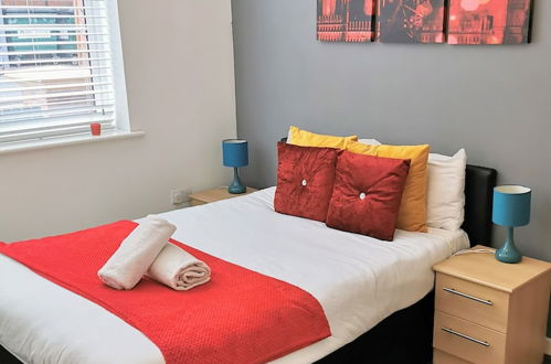 Foto 2 - Beautiful 2-bed Apartment Sleeps 5 in Birmingham