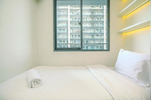 Photo 3 - Homey And Comfort Stay 2Br Daan Mogot City Apartment